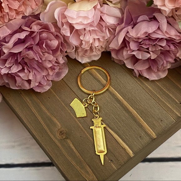 Nurses Keychain with Syringe & Charms - Picture 13 of 16